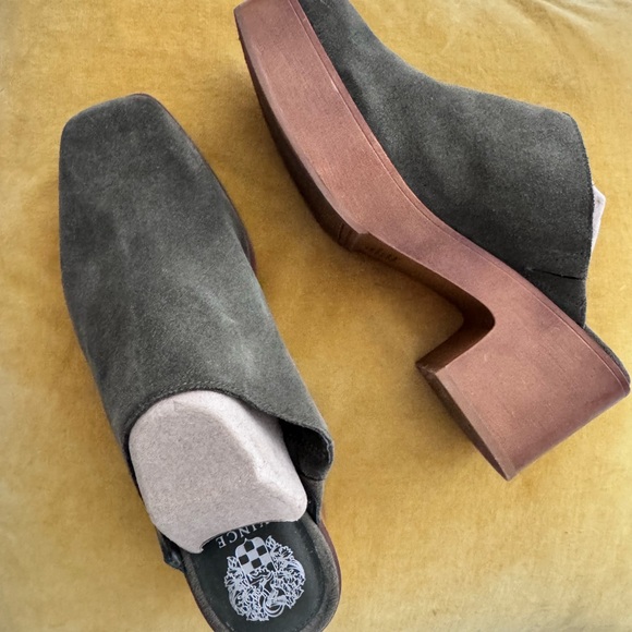 Vince Camuto Olive Suede Platform Mules with a Brown Heel - Picture 4 of 5